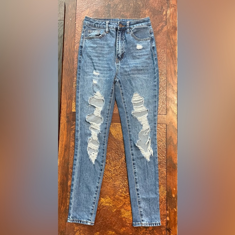 Ripped Mom Fit Jeans